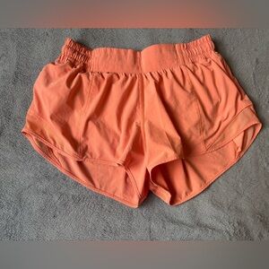 lululemon Hotty Hot Low-Rise Lined Short 2.5" in Sunset Orange Size 6